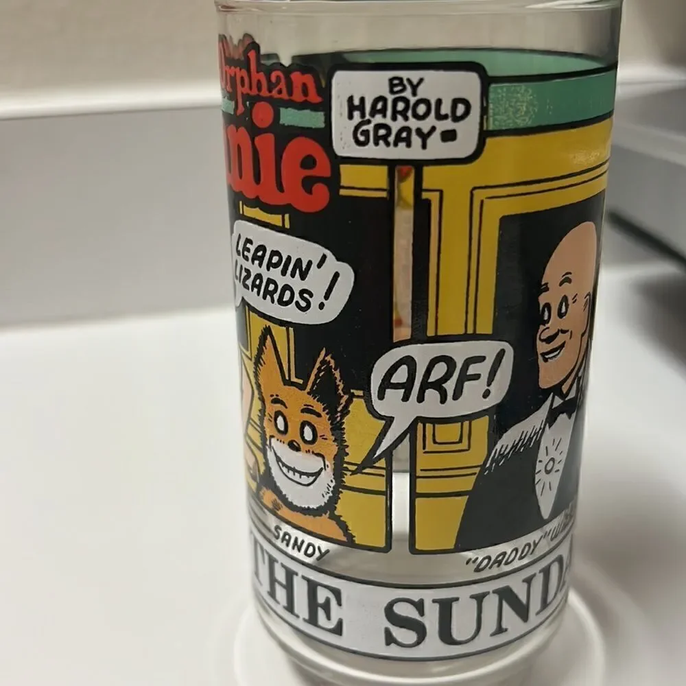 1976 Sunday Funnies 12 oz Collector's Glass, Little Orphan Annie by Harold Gray